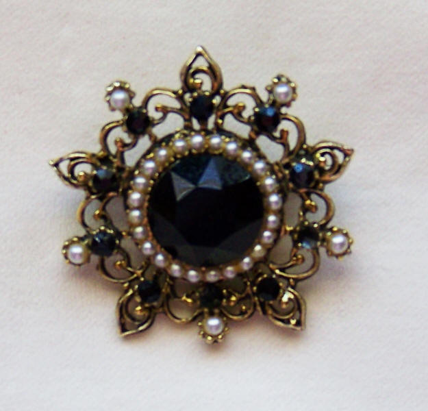 Vintage Costume Jewelry Brooch